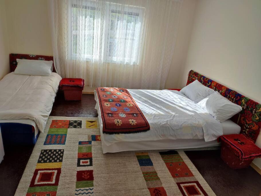 Cemerno Cottage Gacko Экстерьер фото