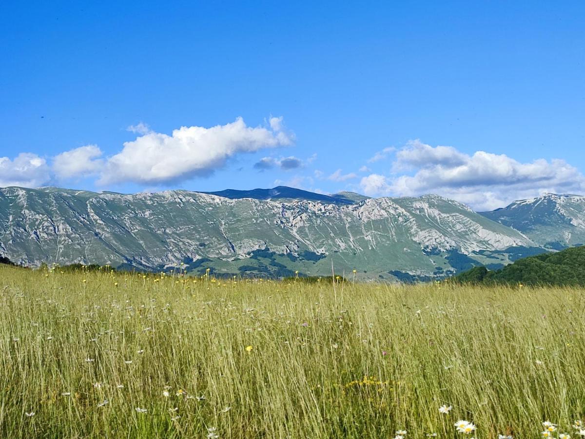 Cemerno Cottage Gacko Экстерьер фото